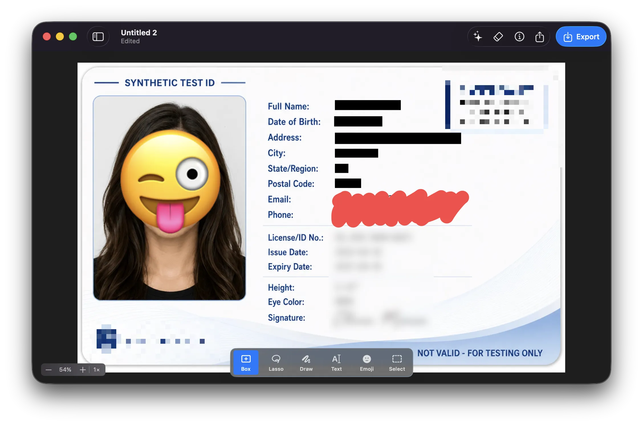 La app de Redacted para Mac editando un documento de identidad de ejemplo — un rostro cubierto con un emoji, campos tapados en negro y detalles difuminados.